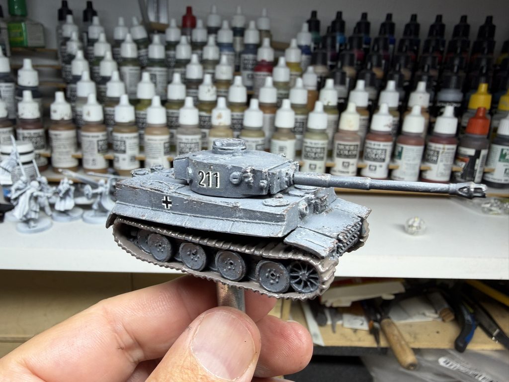 Tiger I in Panzergrau für die Ostfront 1942
