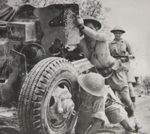 Referenz 21 zu Tarnfarben, taktischen Markierungen und Abzeichen der 6. Südafrikanischen Panzerdivision