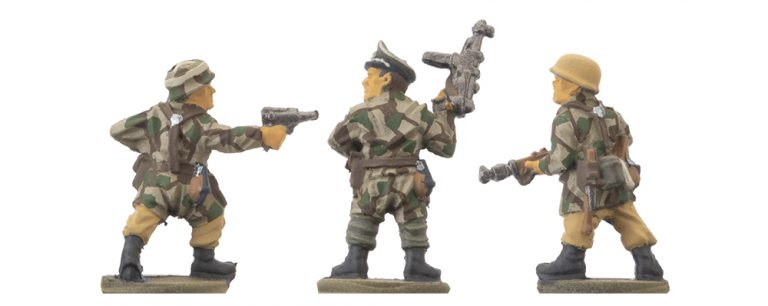 Tropische Fallschirmjäger nach dem Auftrag der Grundfarben – Rückseite