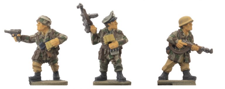 Tropische Fallschirmjäger nach dem Auftrag der Grundfarben – Vorderseite